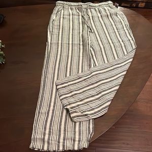 Old Navy women’s size Med.